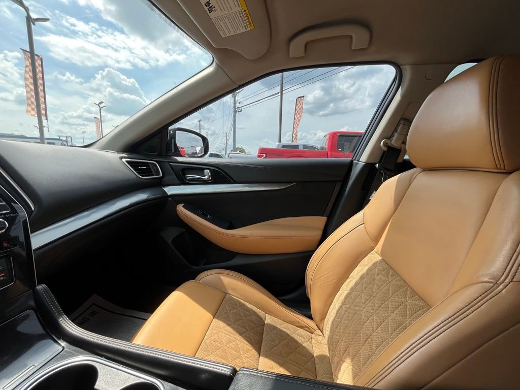 Used 2016 Nissan Maxima SR FWD image 15