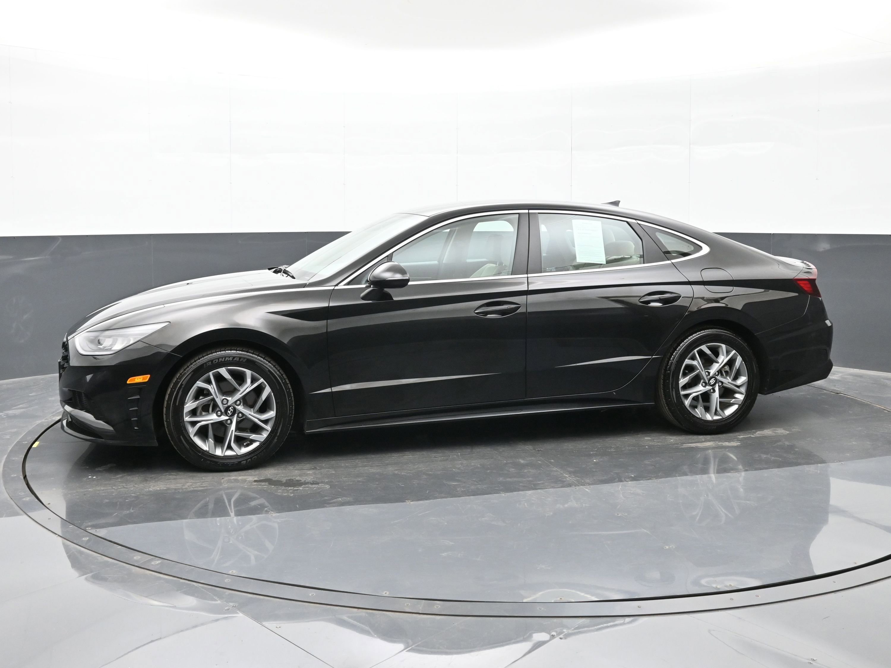 Used 2022 Hyundai Sonata SEL w/ Preferred Accessory Package image 5