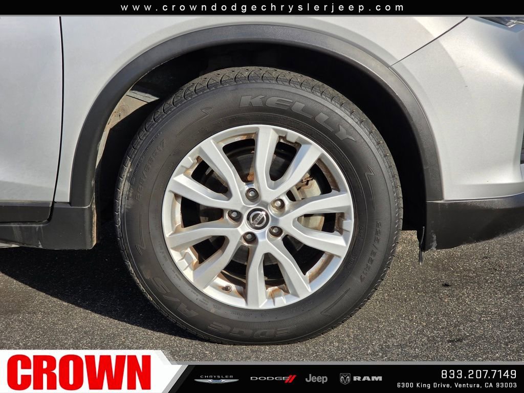 Used 2018 Nissan Rogue SV image 9