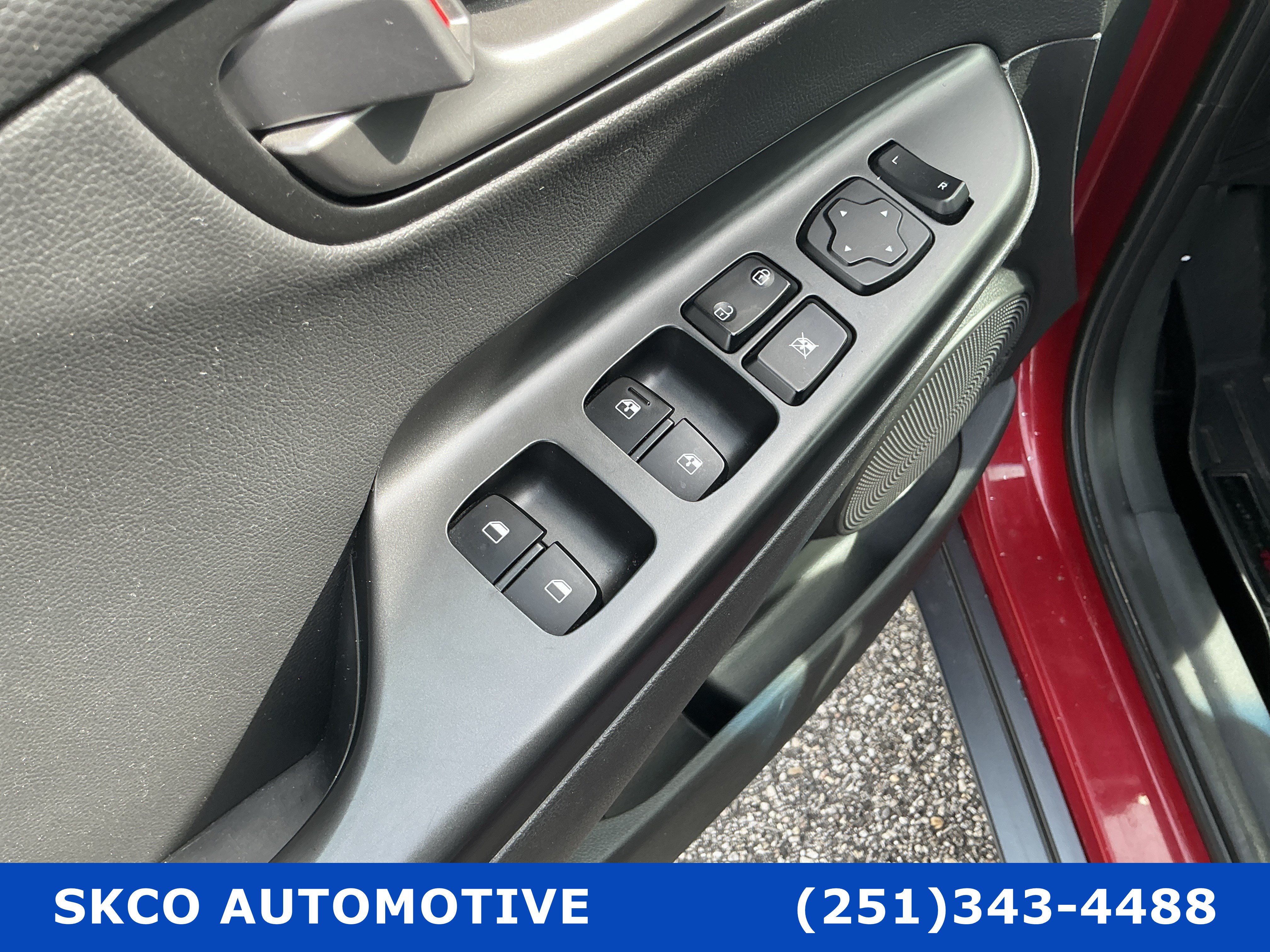 Used 2021 Hyundai Kona Limited AWD/4WD image 22