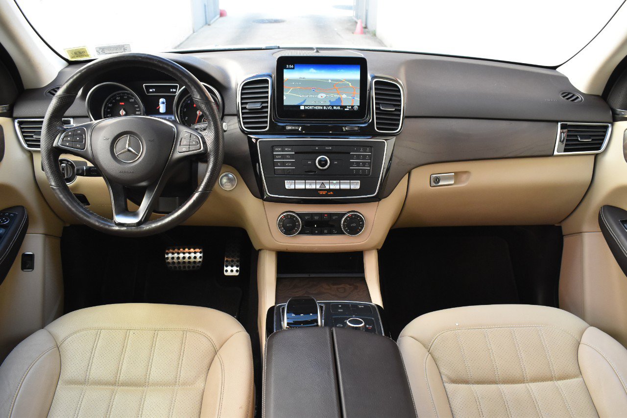 Used 2019 Mercedes-Benz GLE 400 4MATIC image 24