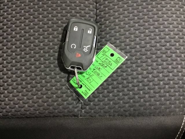 Used 2024 GMC Terrain SLE w/ Driver Convenience Package FWD image 45