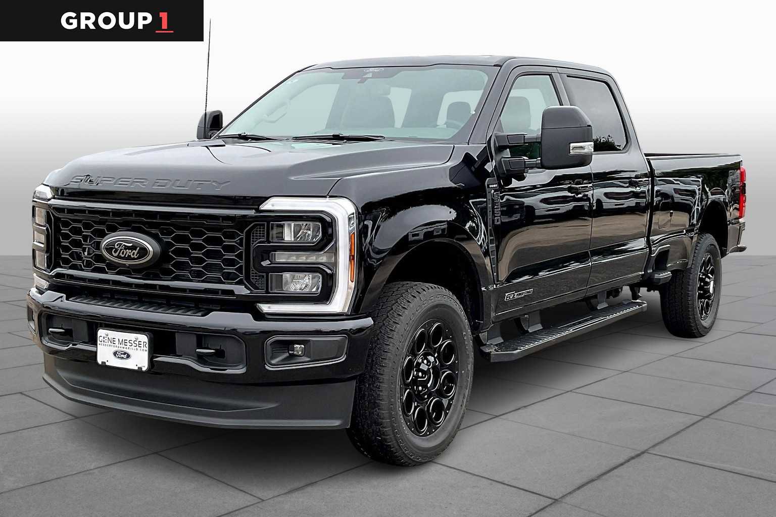 New 2026 Ford F350 Lariat w/ Black Appearance Package