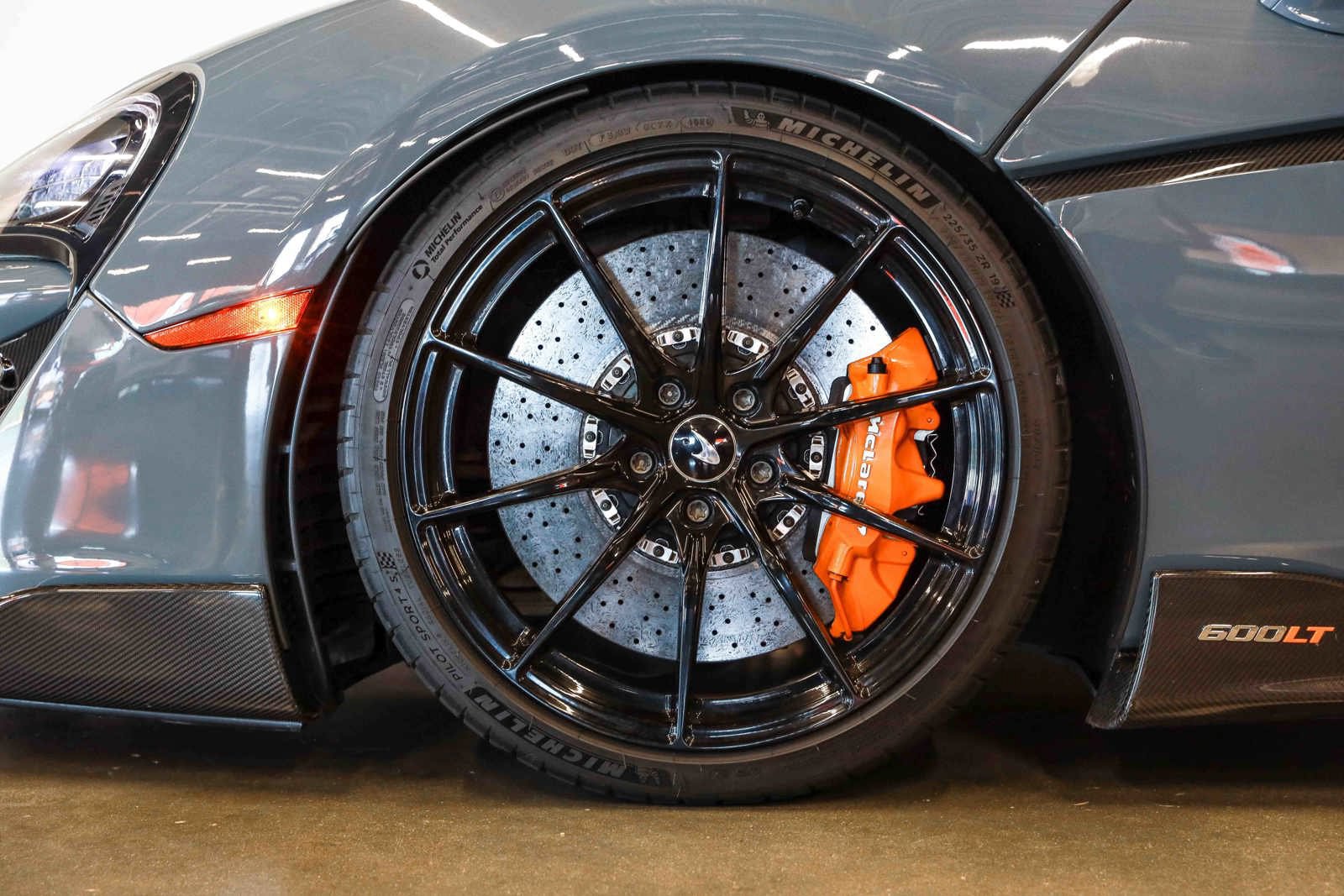 Used 2019 McLaren 600LT RWD image 21