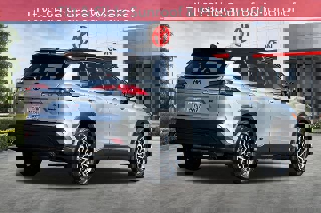Certified 2024 Toyota Corolla Cross SE w/ Moonroof Package image 5