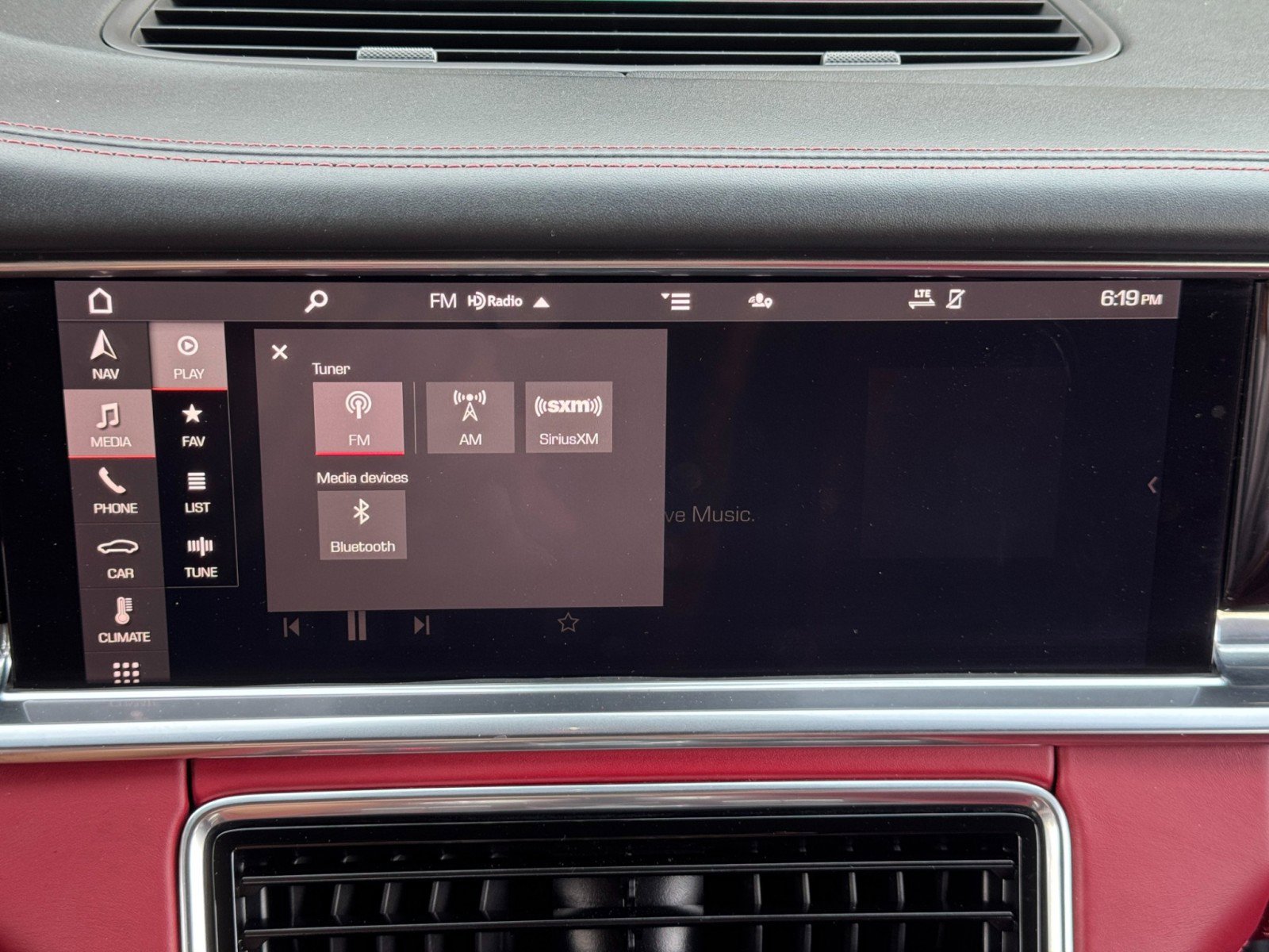 Used 2021 Porsche Panamera image 26