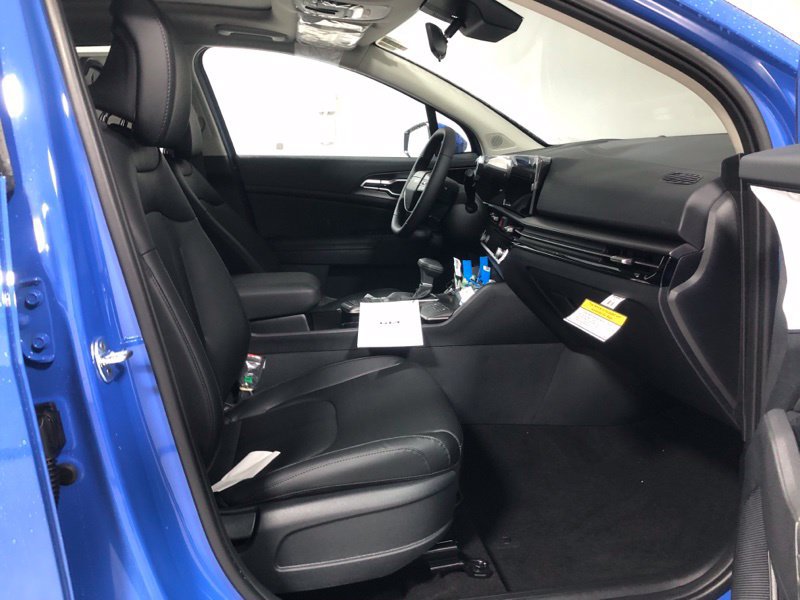 New 2026 Kia Sportage EX w/ EX Panorama Roof Package FWD image 13