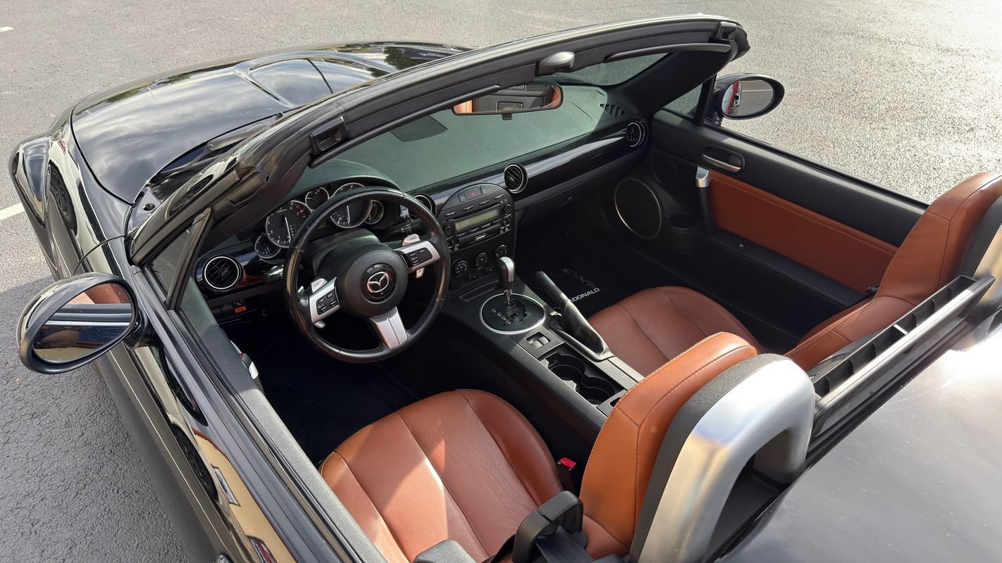 Used 2008 MAZDA MX-5 Miata Grand Touring w/ Premium Pkg RWD image 17