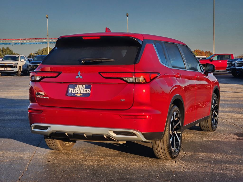 Used 2024 Mitsubishi Outlander FWD image 5