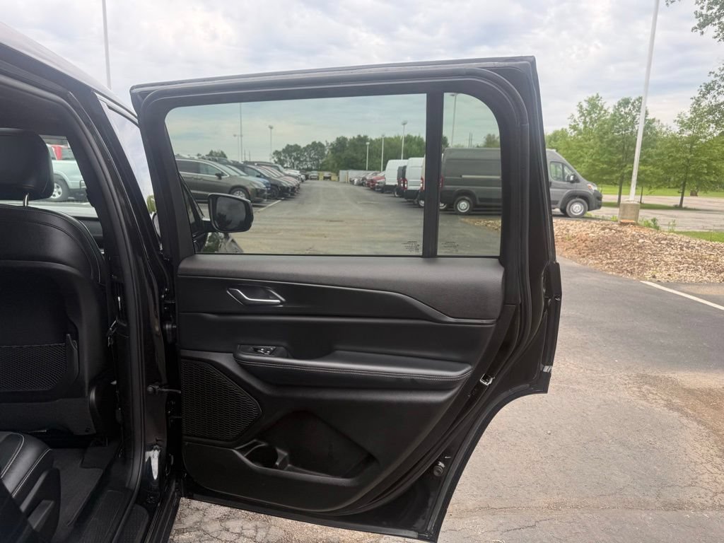 Used 2024 Jeep Grand Cherokee L Altitude AWD/4WD image 50
