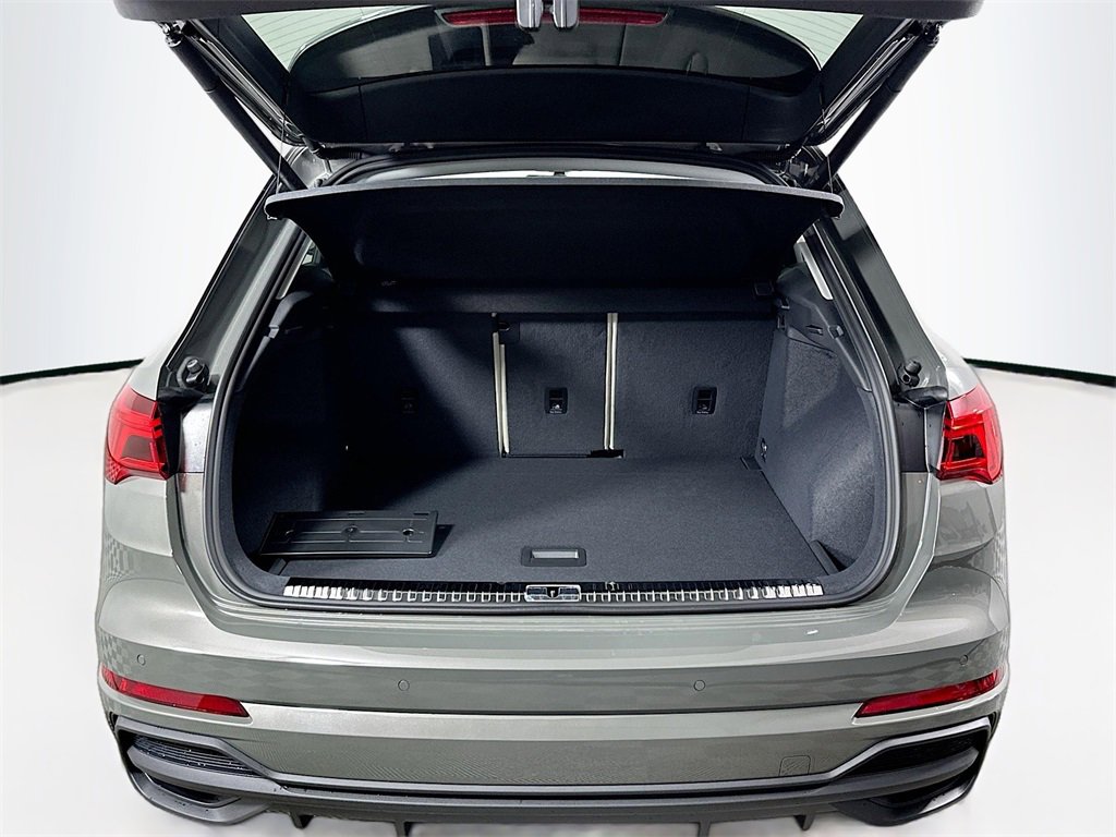 New 2025 Audi Q3 2.0T Premium image 16