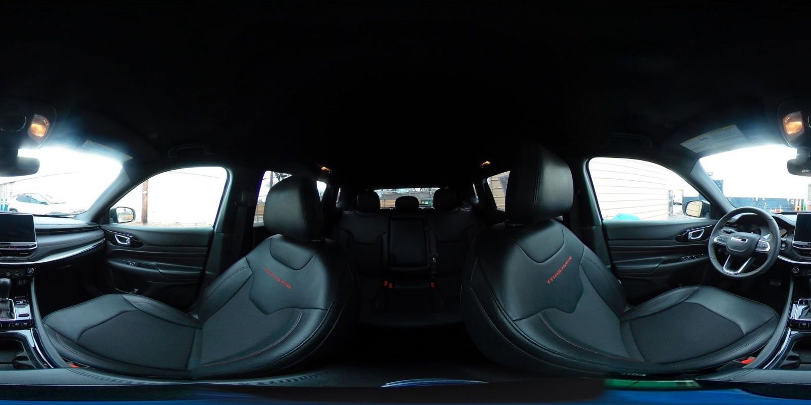 Used 2025 Jeep Compass Trailhawk image 41