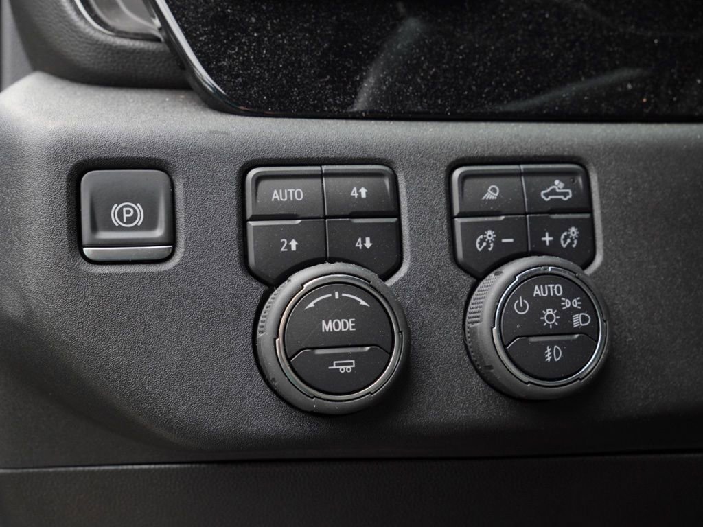 Used 2025 Chevrolet Silverado 2500 ZR2 w/ ZR2 Bison Edition AWD/4WD image 9