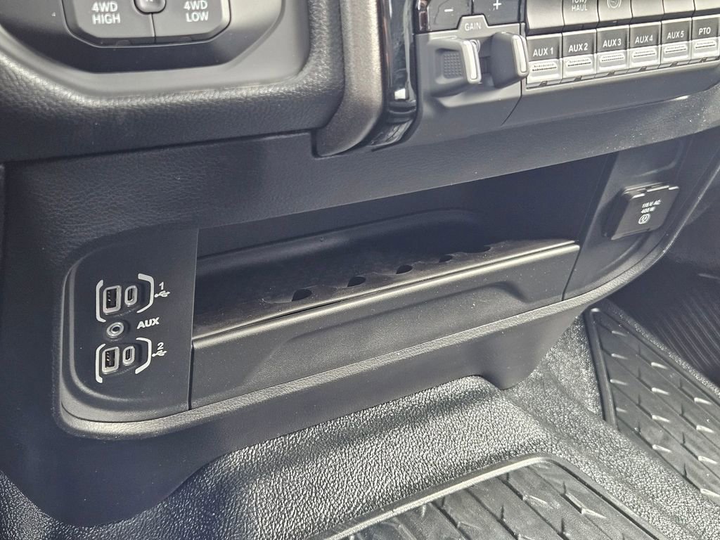 New 2026 RAM 5500 Tradesman AWD/4WD image 22