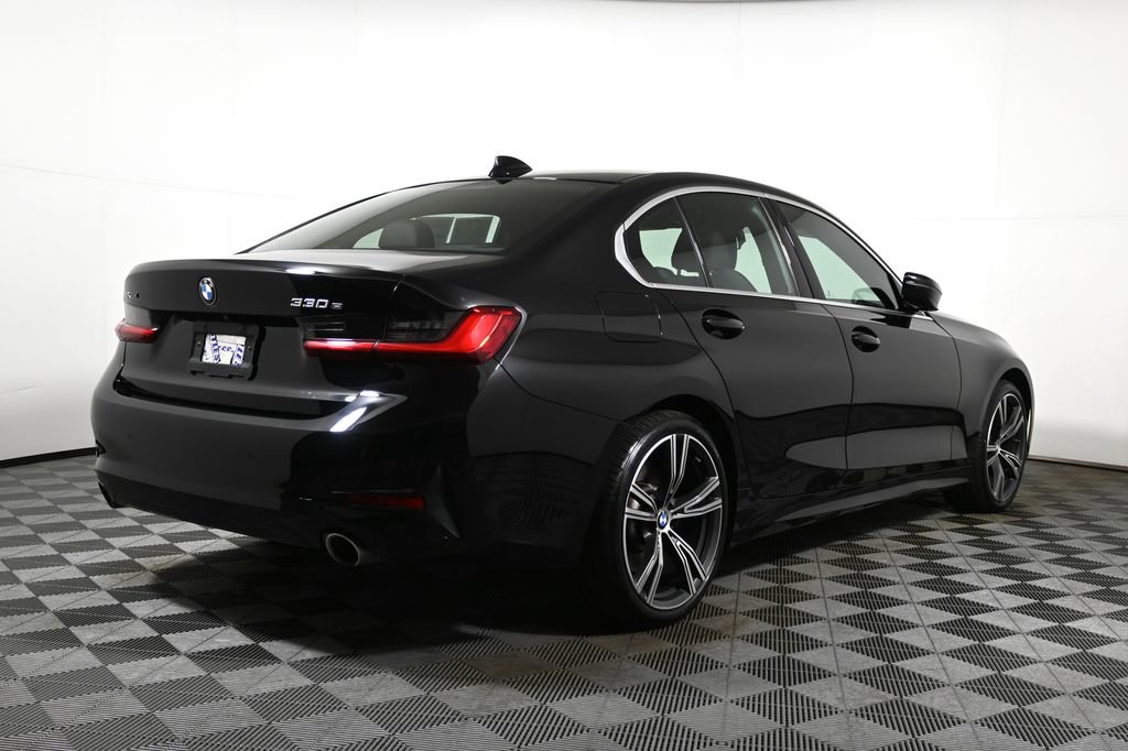 Used 2021 BMW 330e xDrive w/ Convenience Package image 7