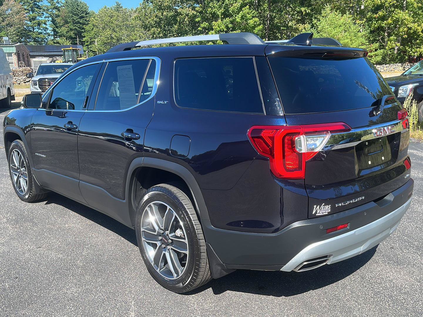 Certified 2021 GMC Acadia SLT w/ Technology Package AWD/4WD image 3