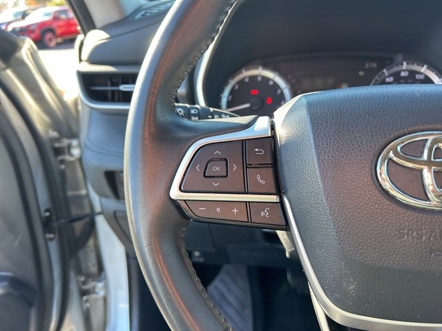Used 2024 Toyota Highlander XLE image 17