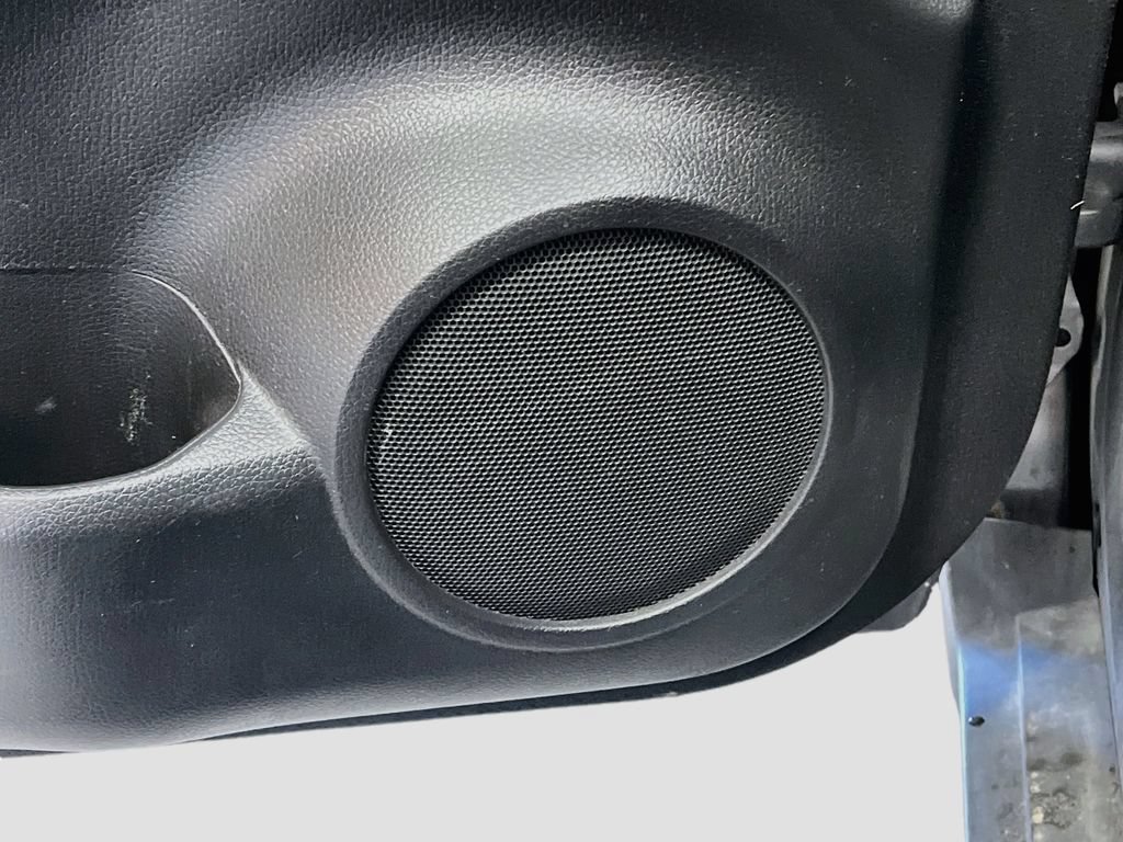 Used 2017 Nissan Rogue SV w/ SV Premium Package FWD image 19