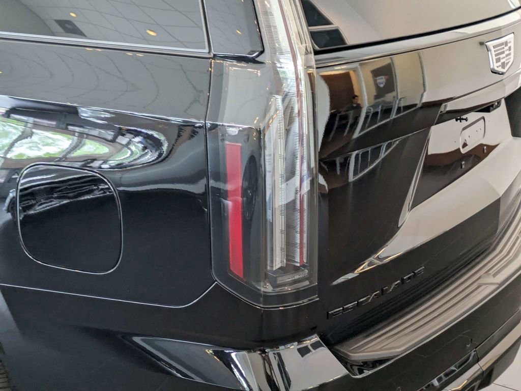 Certified 2026 Cadillac Escalade V w/ LPO, ONYX Package AWD/4WD image 16