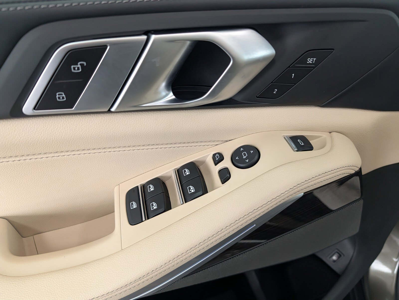 Used 2021 BMW X5 xDrive45e w/ Premium Package image 16