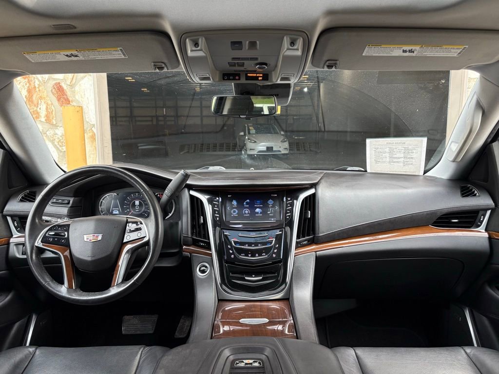 Used 2020 Cadillac Escalade Premium Luxury image 25