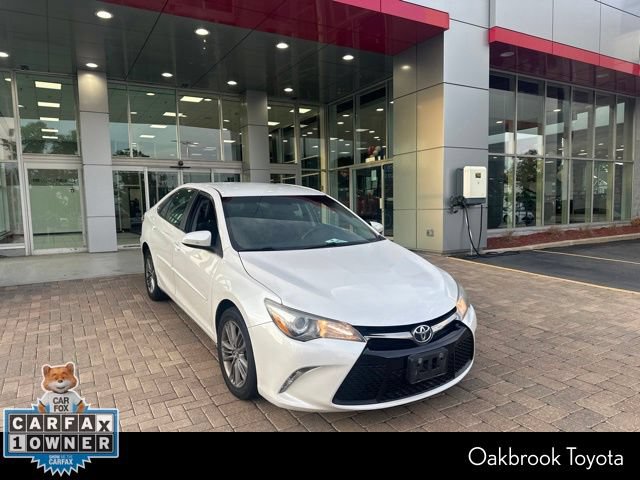 Used 2017 Toyota Camry SE FWD image 1