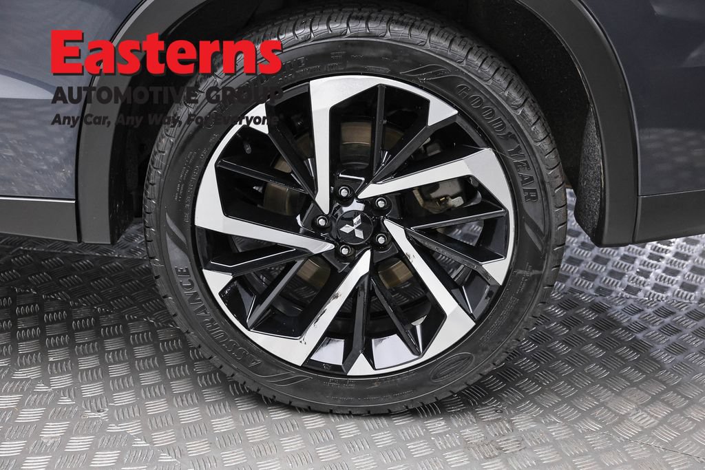 Used 2024 Mitsubishi Outlander SE AWD/4WD image 8