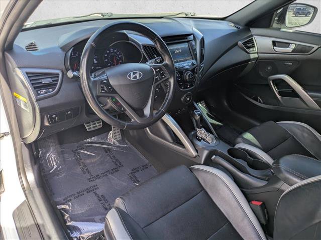 Used 2016 Hyundai Veloster Turbo FWD image 10