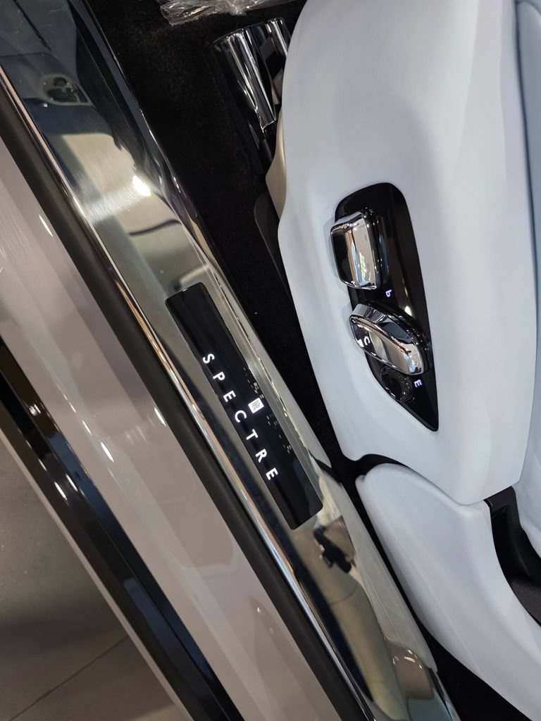 Used 2024 Rolls-Royce Spectre w/ Spectre Launch Package AWD/4WD image 21