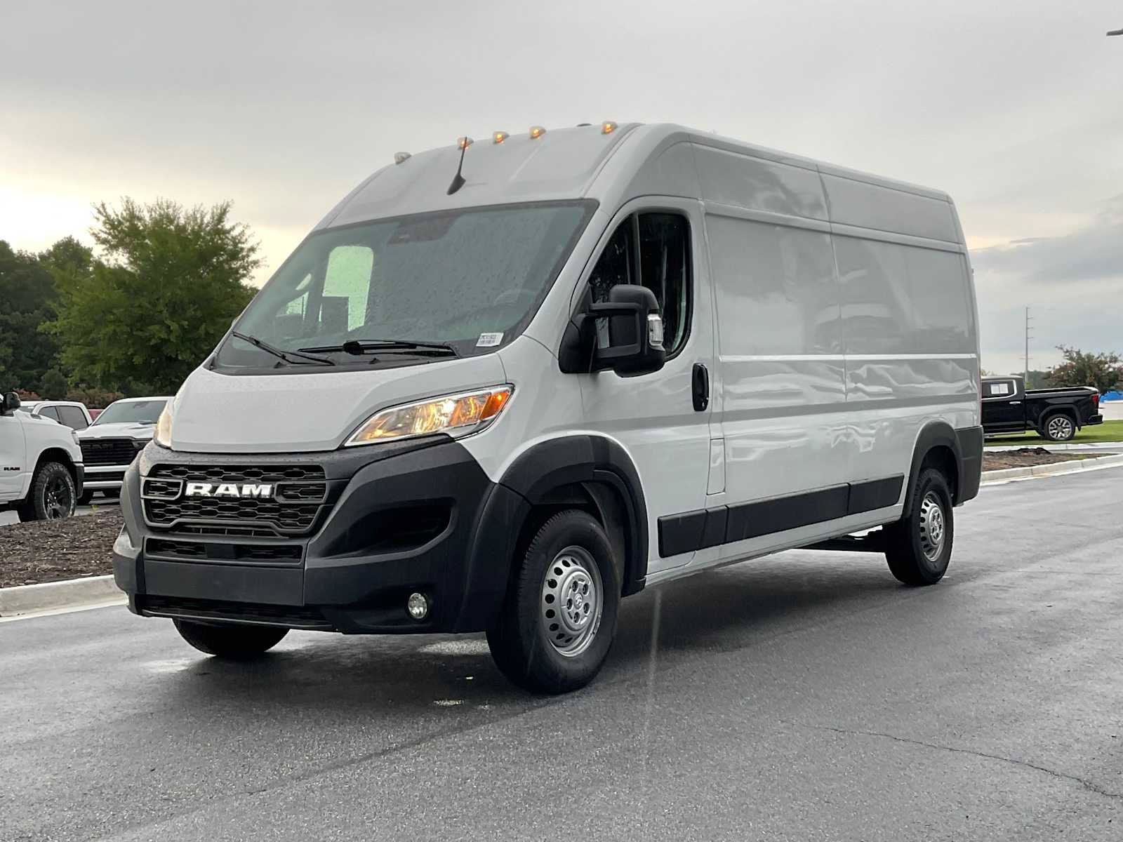 Used 2024 RAM ProMaster 2500 w/ Convenience Group FWD image 1