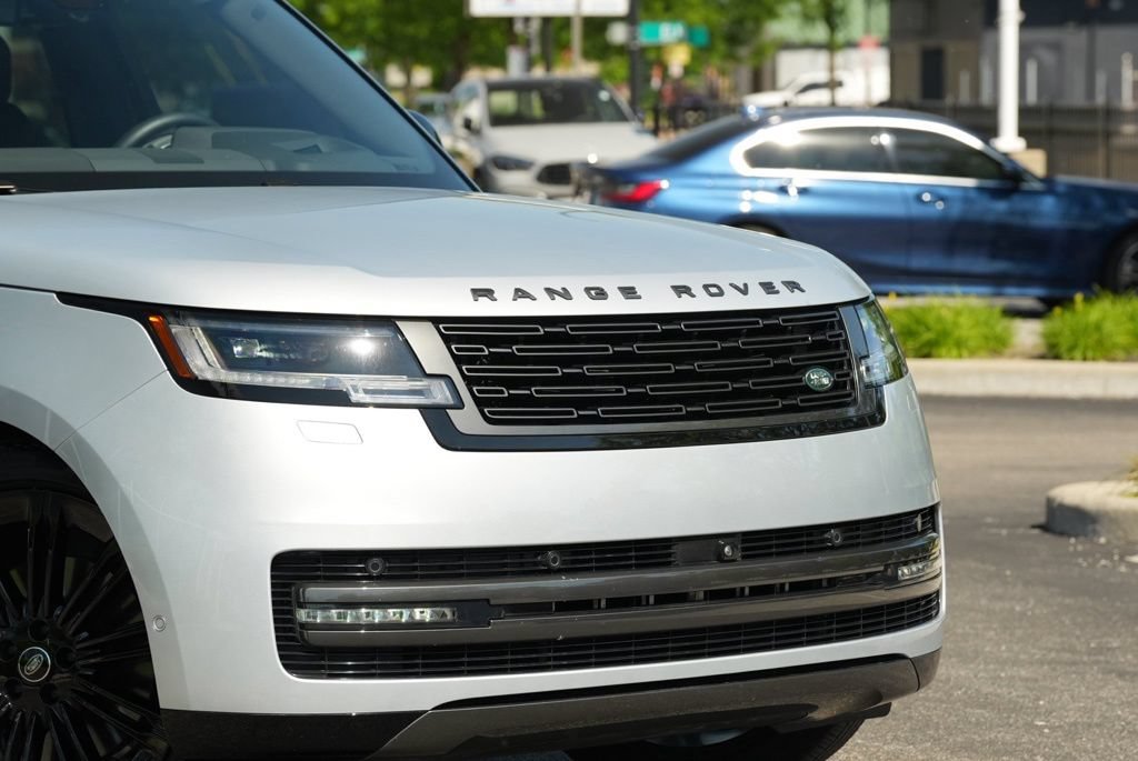 Used 2025 Land Rover Range Rover SE AWD/4WD image 33