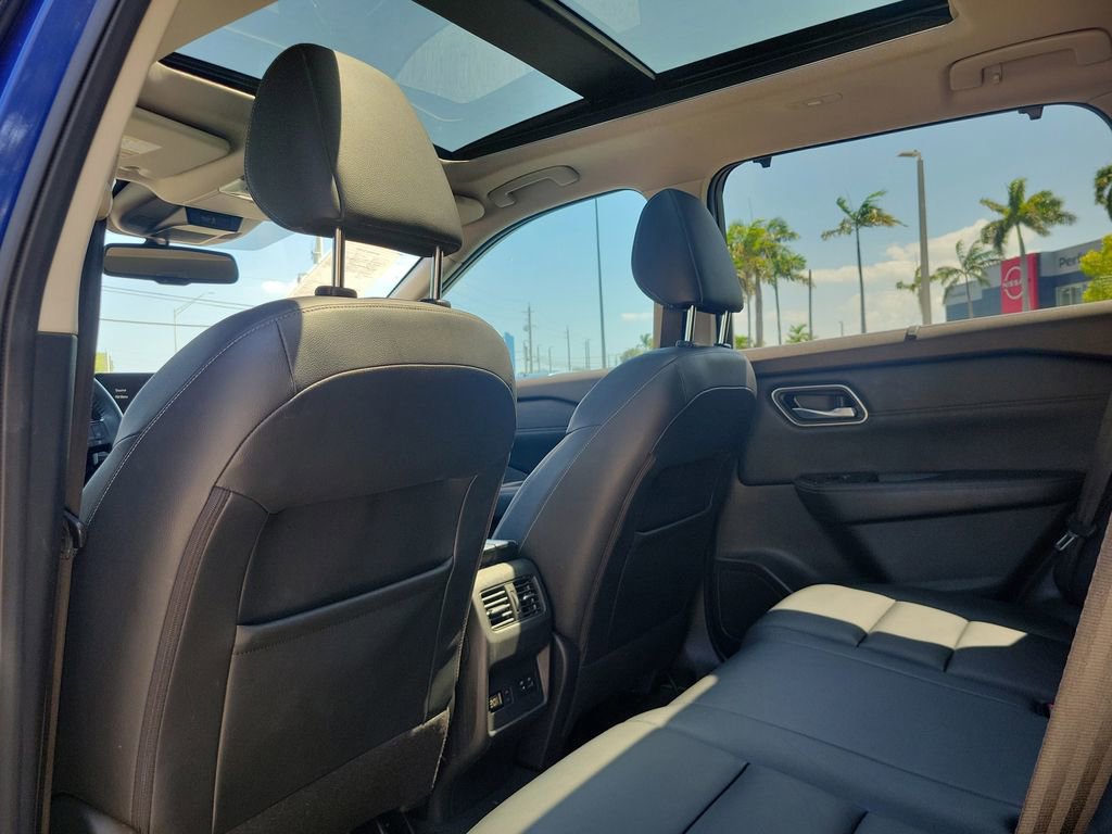 Used 2021 Nissan Rogue SL w/ Premium Package FWD image 17
