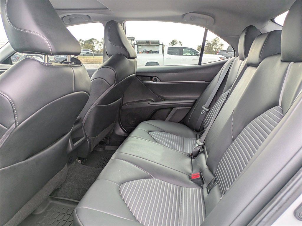 Used 2024 Toyota Camry SE image 14