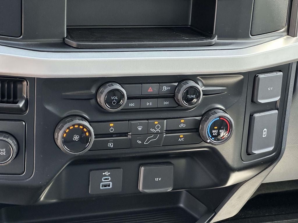 New 2026 Ford F250 XL w/ XL Driver Assist Package RWD image 14
