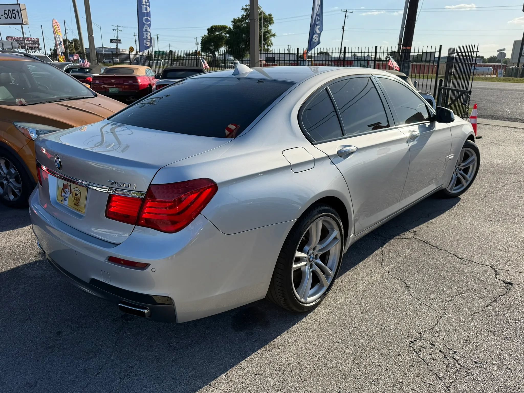 Used 2011 BMW 750i RWD image 4