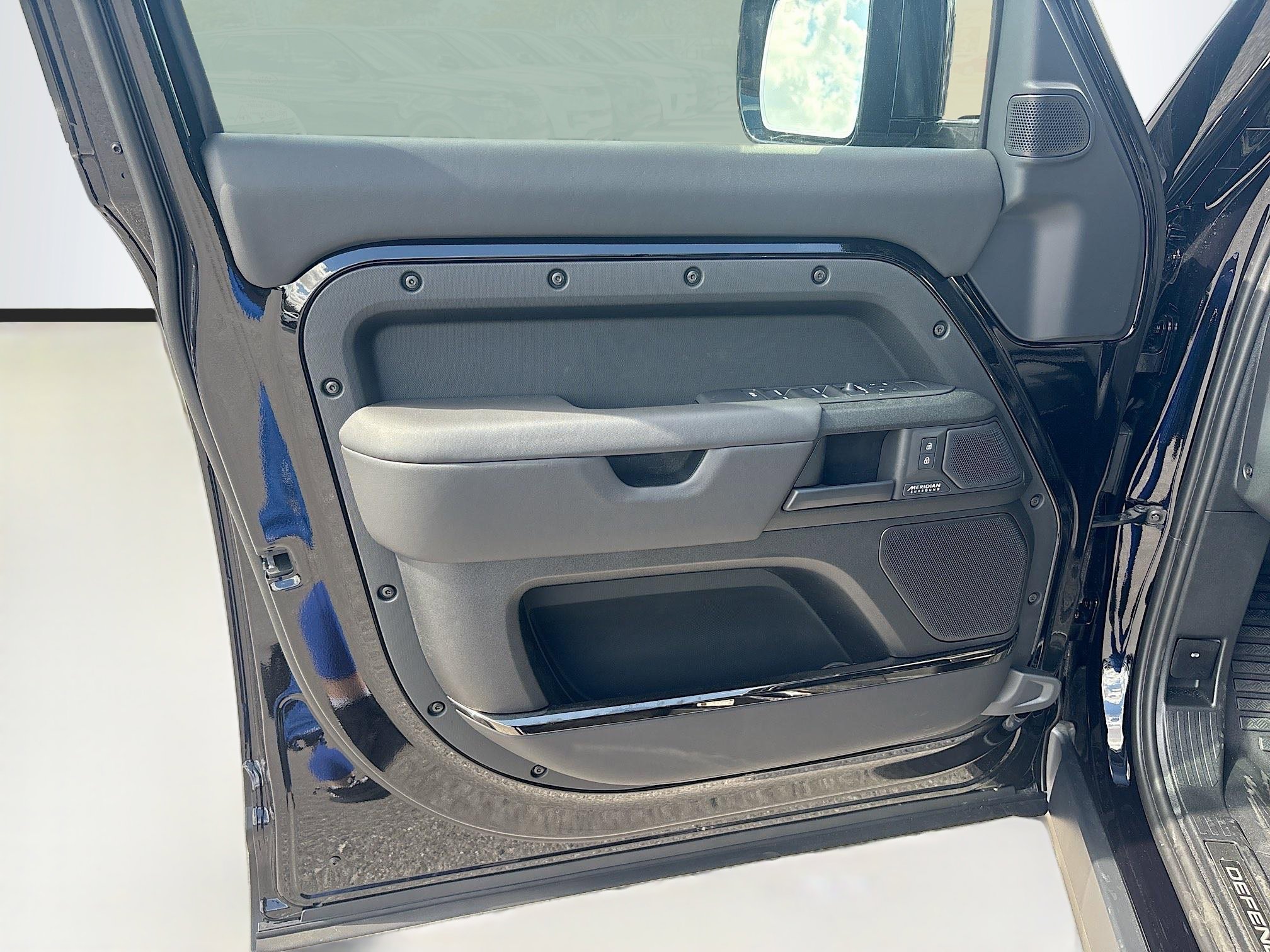 New 2026 Land Rover Defender 110 OCTA AWD/4WD image 21