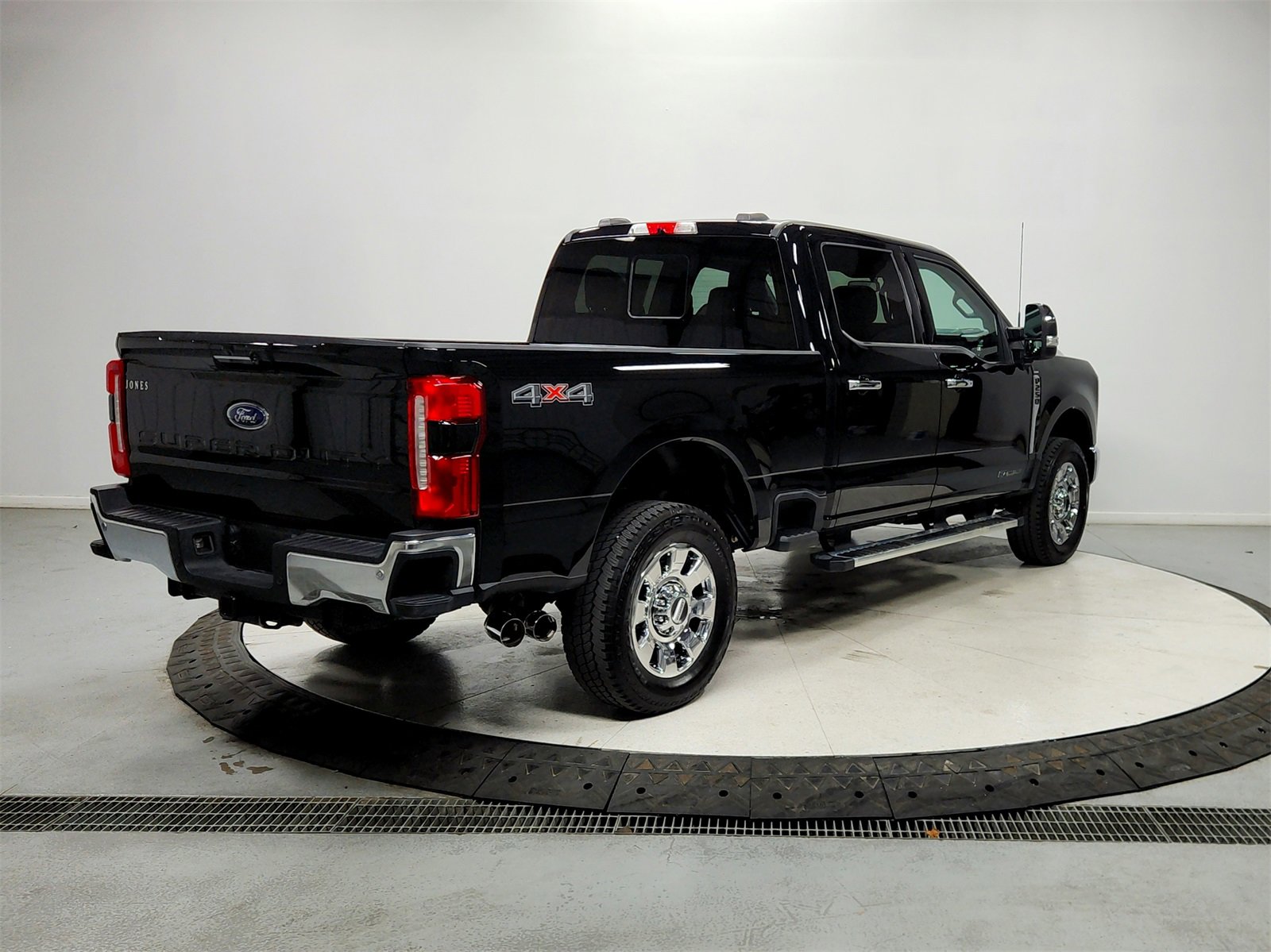 Used 2024 Ford F250 Lariat w/ Chrome Package image 7