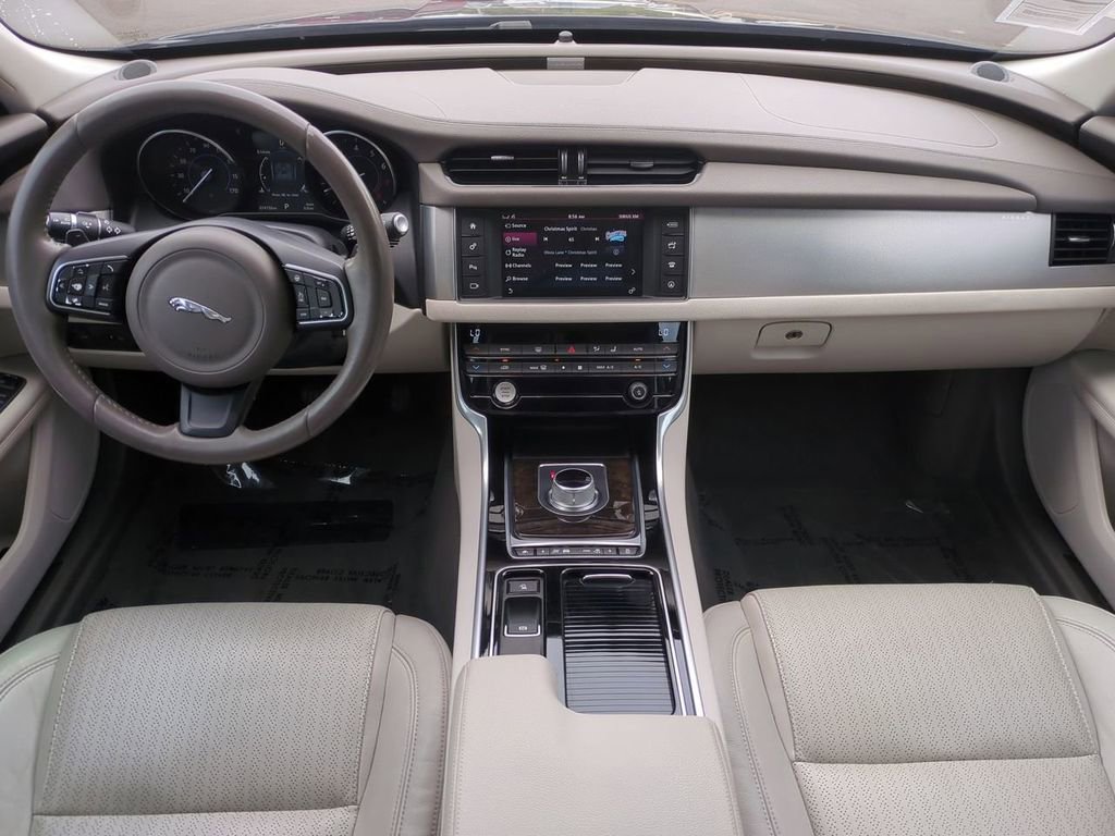 Used 2016 Jaguar XF Prestige image 13