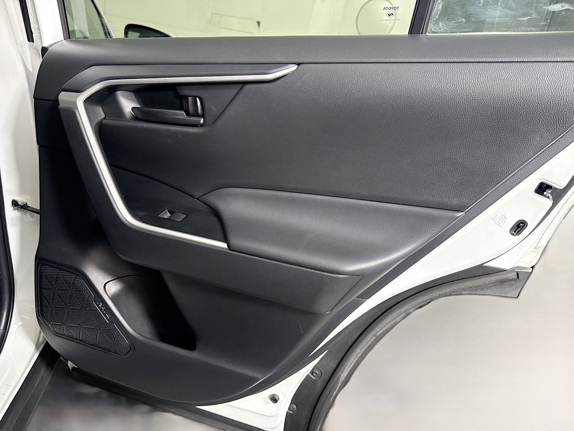 Used 2024 Toyota RAV4 LE image 27