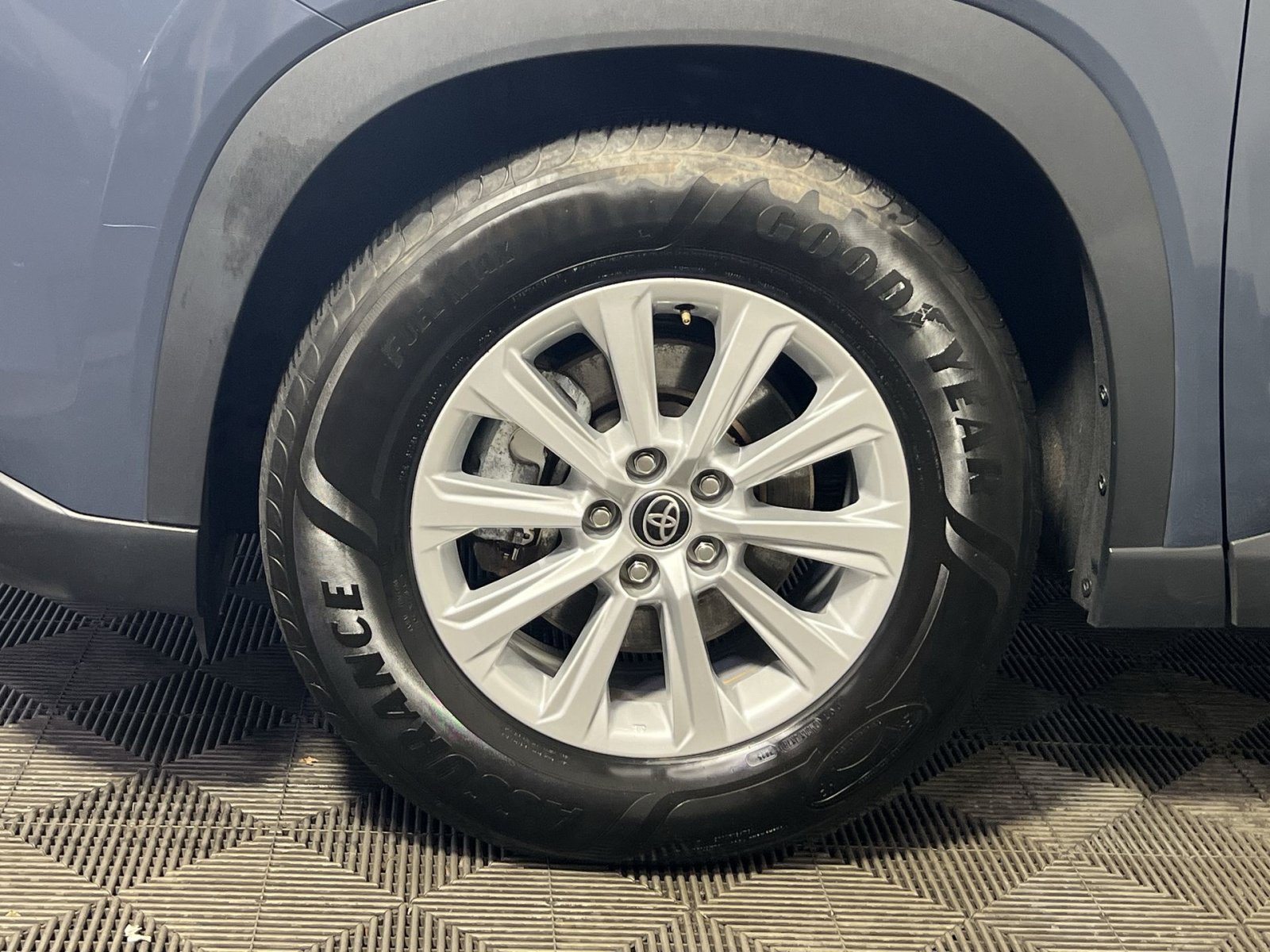 Used 2025 Toyota Grand Highlander AWD image 10