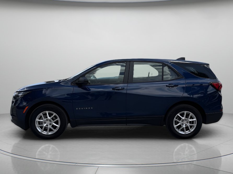 Used 2023 Chevrolet Equinox LS w/ Driver Confidence II Package FWD image 5