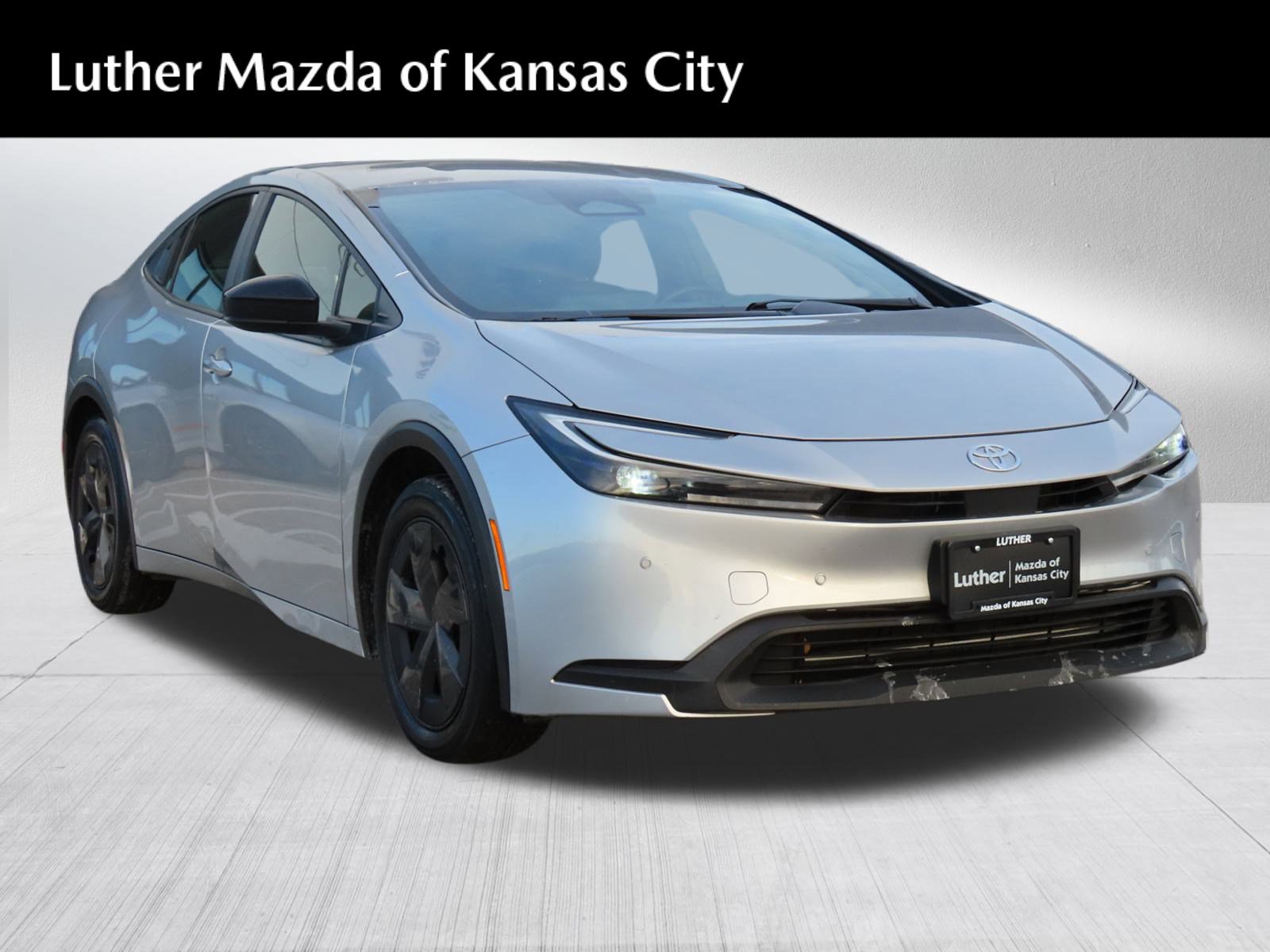 Used 2024 Toyota Prius LE image 1