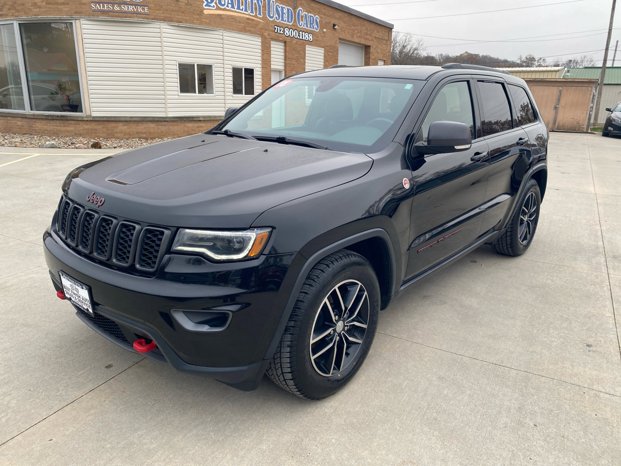 Used 2018 Jeep Grand Cherokee Trailhawk w/ Trailhawk Luxury Group image 2