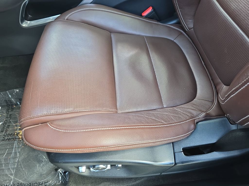 Used 2018 Jaguar F-PACE S image 32