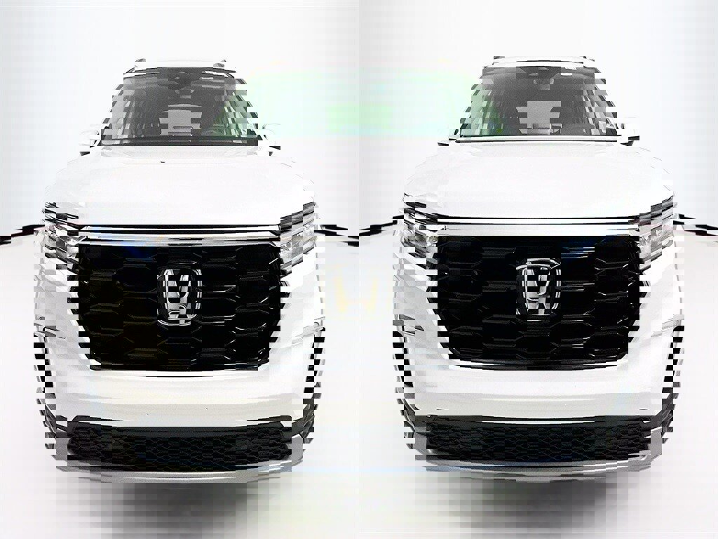 New 2025 Honda Pilot Touring image 5