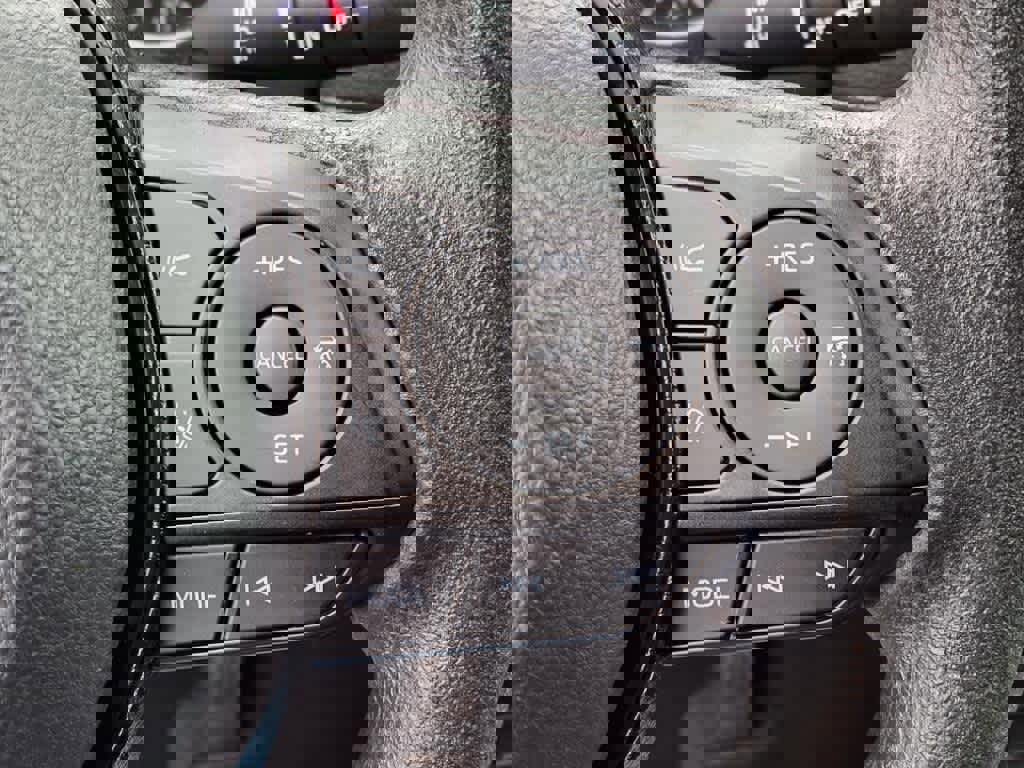 Used 2021 Toyota RAV4 XLE image 18