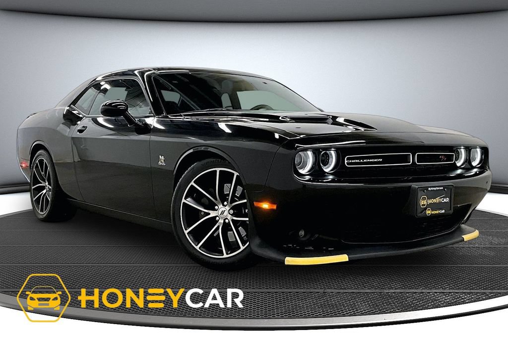 Used 2018 Dodge Challenger R/T Scat Pack RWD image 1