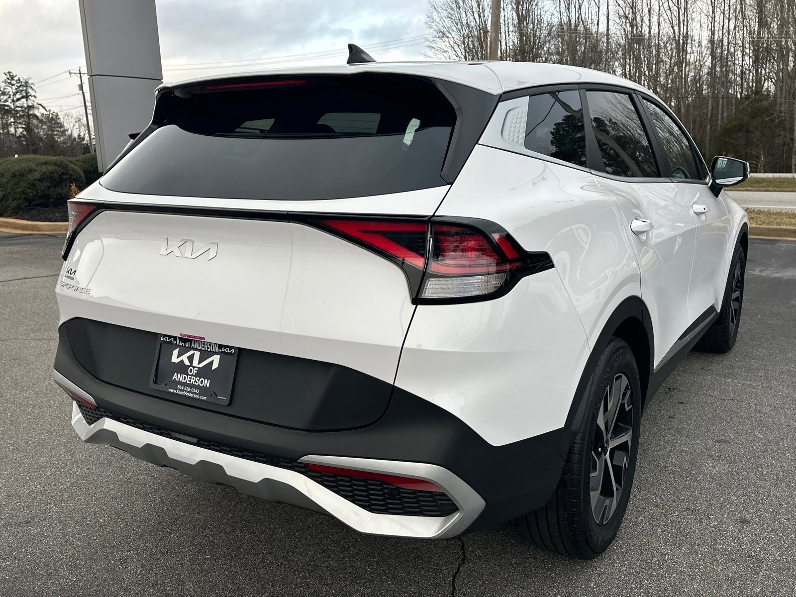 Used 2025 Kia Sportage EX image 3