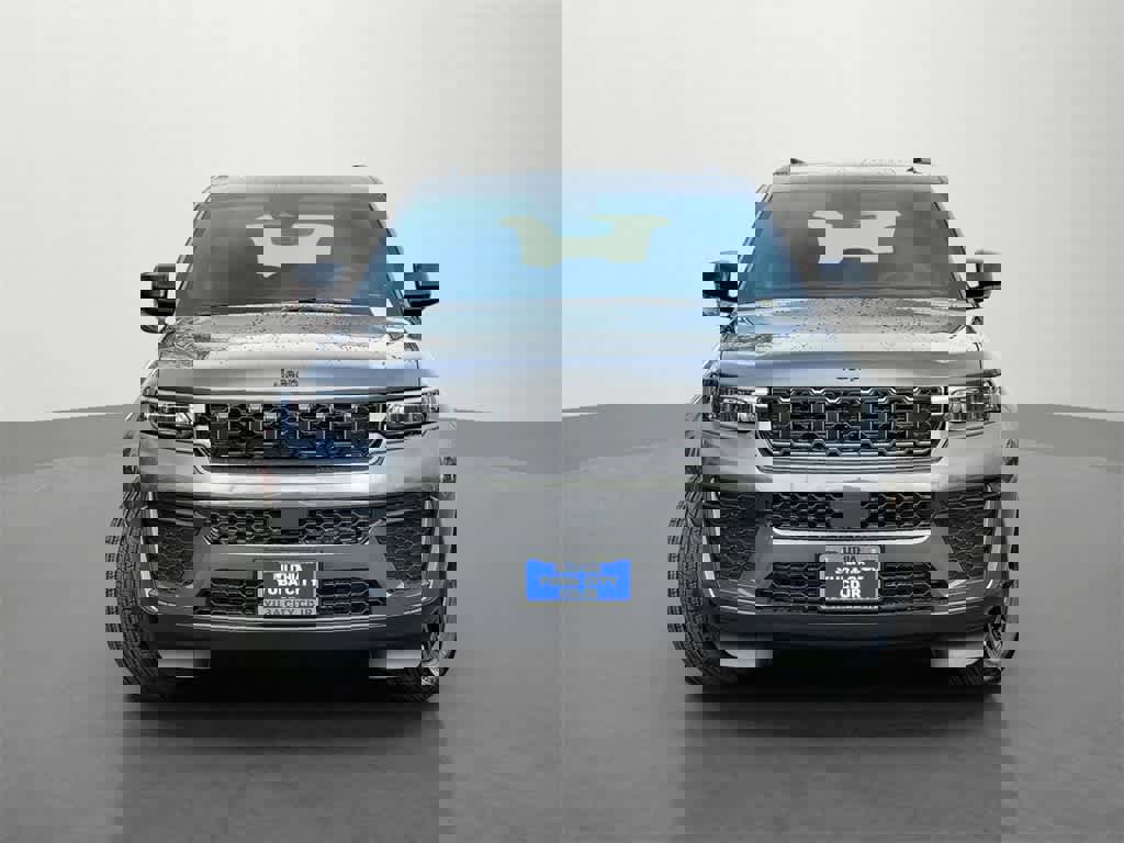 New 2026 Jeep Grand Cherokee Altitude image 2