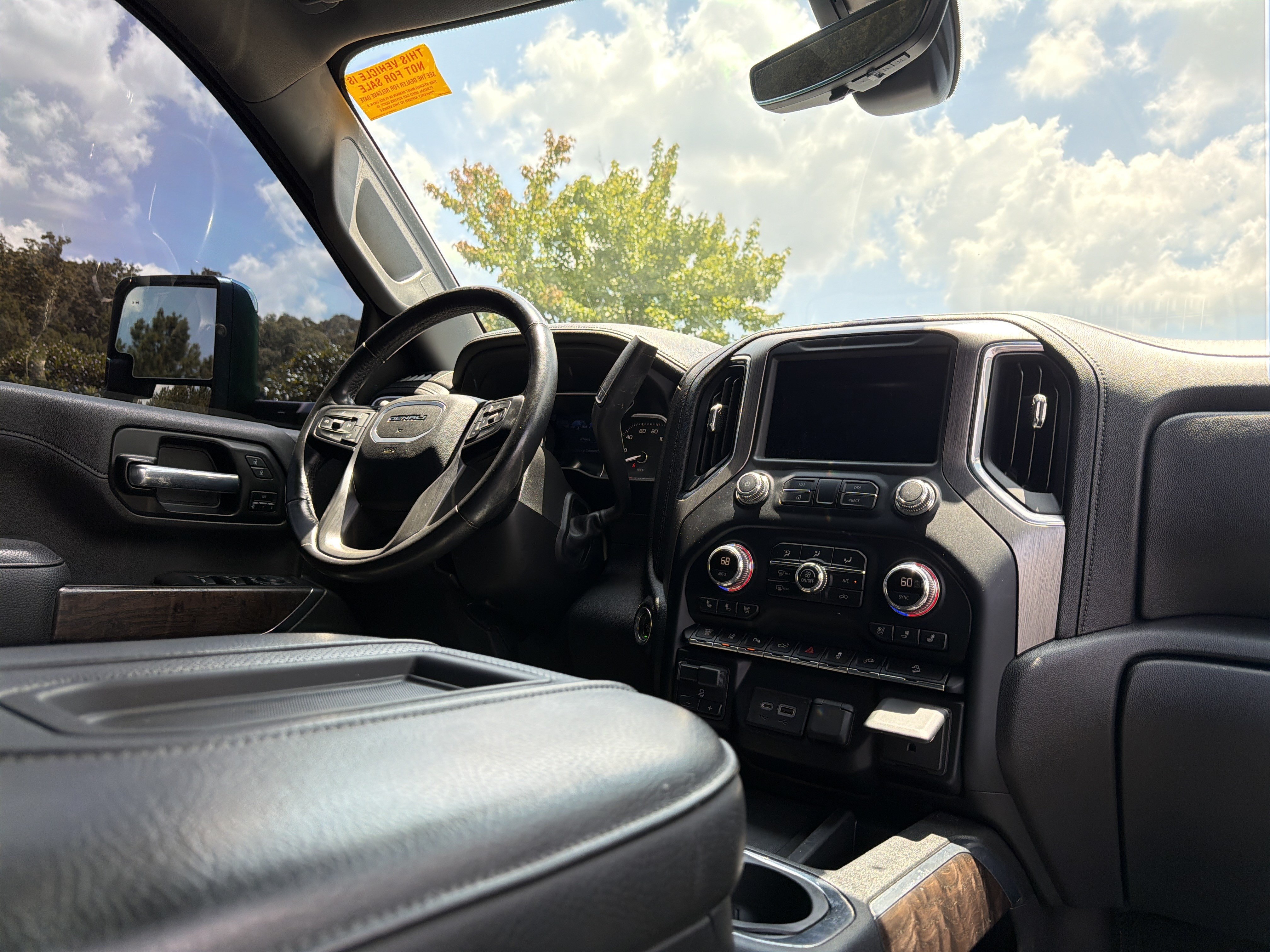 Used 2020 GMC Sierra 3500 Denali w/ Denali Ultimate Package AWD/4WD image 6
